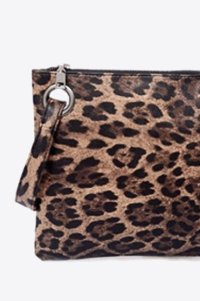 LEOPARD CLUTCH