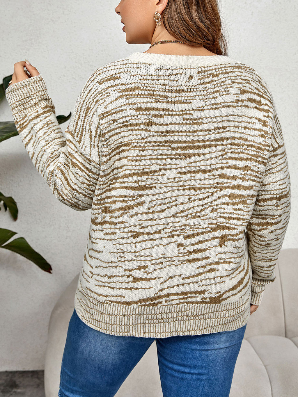 ZEBRA ROUND NECK SWEATER